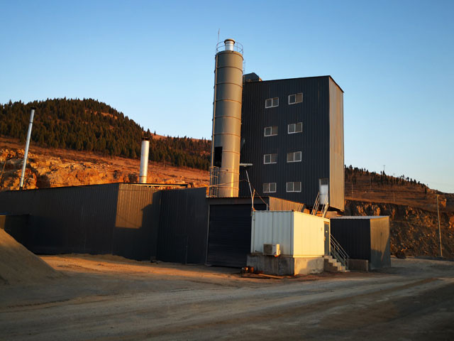 環保型(xíng)LB2000瀝青攪拌站