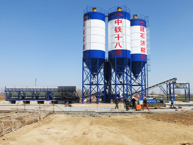 中鐵十八(ba)局穩定土(tǔ)廠拌設備(bei)